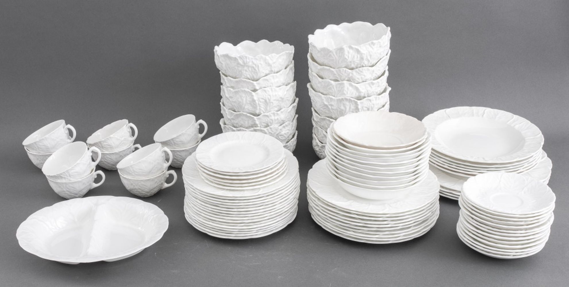 Appraisal: COUNTRYWARE ASSEMBLED PORCELAIN SERVICE Set of one hundred assembled bone