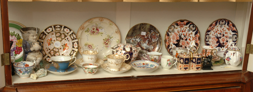 Appraisal: A LARGE COLLECTION OF TH CENTURY AND LATER PORCELAIN Including