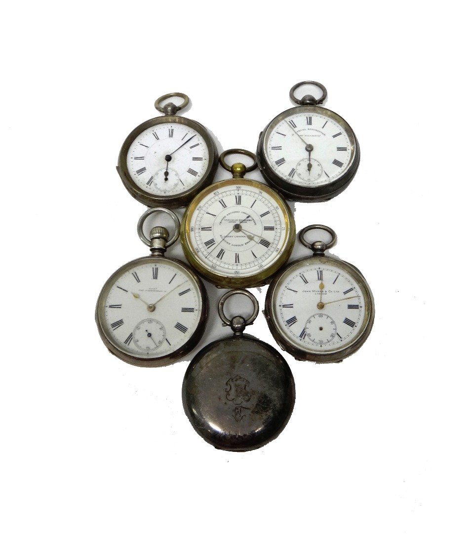 Appraisal: A gentleman's silver cased key wind hunting cased pocket watch