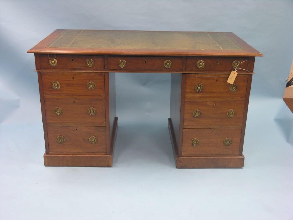 Appraisal: A Victorian mahogany pedestal desk later top with inset gilt-tooled