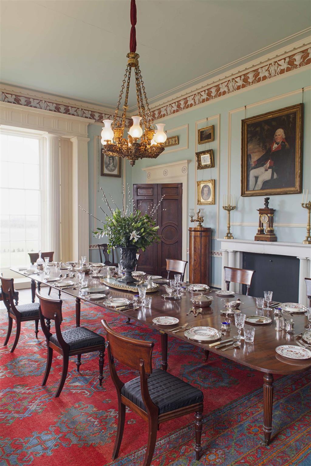 Appraisal: FINE GEORGE IV MAHOGANY EXTENDING DINING TABLE ATTRIBUTED TO MORGAN