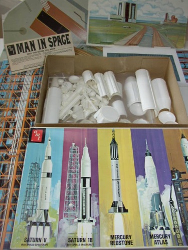 Appraisal: Man in Space Five Complete Rocket Kits Kit features all