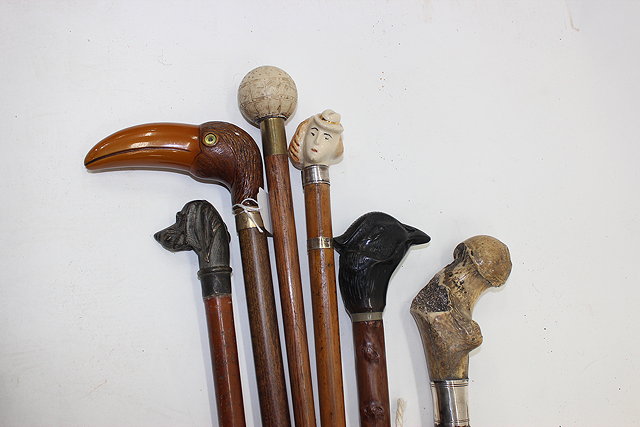 Appraisal: AN ANTIQUE MALACCA WALKING STICK with joint bone handle a