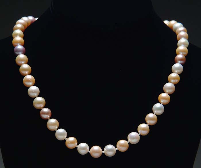 Appraisal: FRESHWATER PEARL NECKLACE Nice necklace has sixty-five mm cultured freshwater