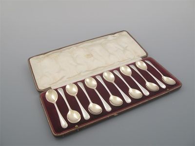 Appraisal: An Edwardian cased set of twelve ice cream spoons Old