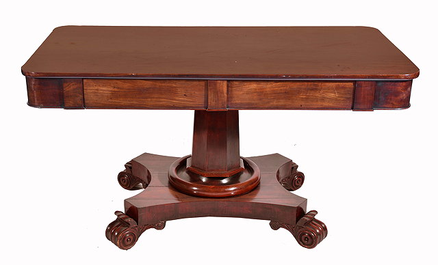 Appraisal: A TH CENTURY MAHOGANY CENTRE LIBRARY TABLE the rectangular top