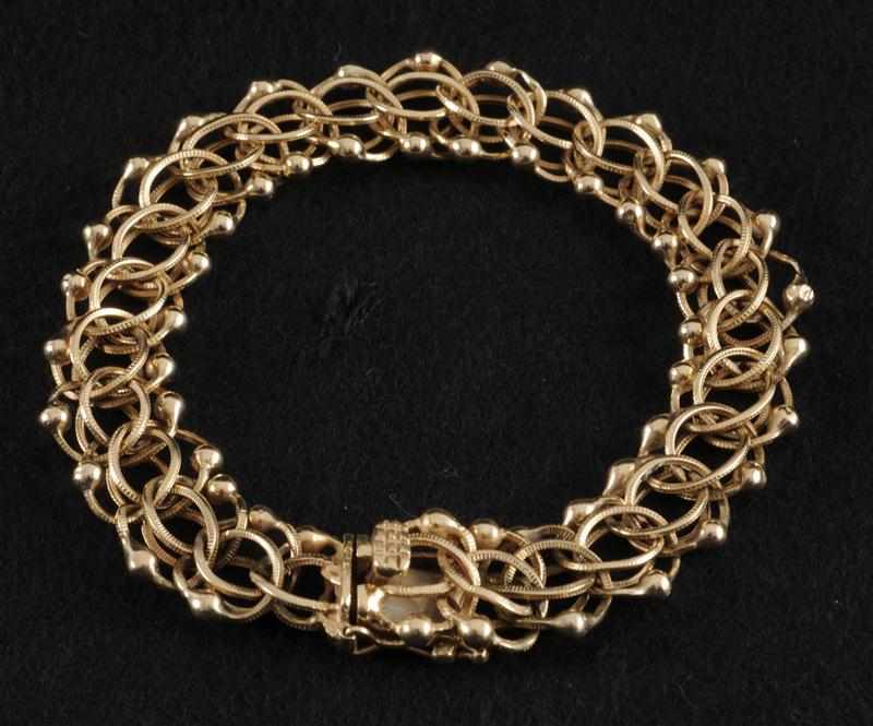 Appraisal: K GOLD LINK BRACELET Approx in grams