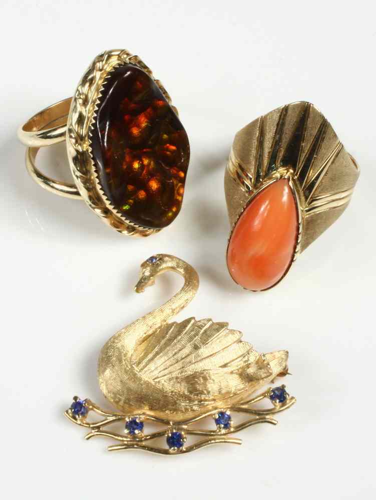 Appraisal: PC JEWELRY LOT - One K yellow gold swan form