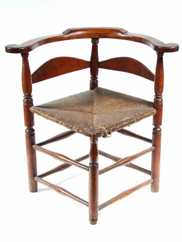 Appraisal: CORNER CHAIR - Third quarter th c early New England