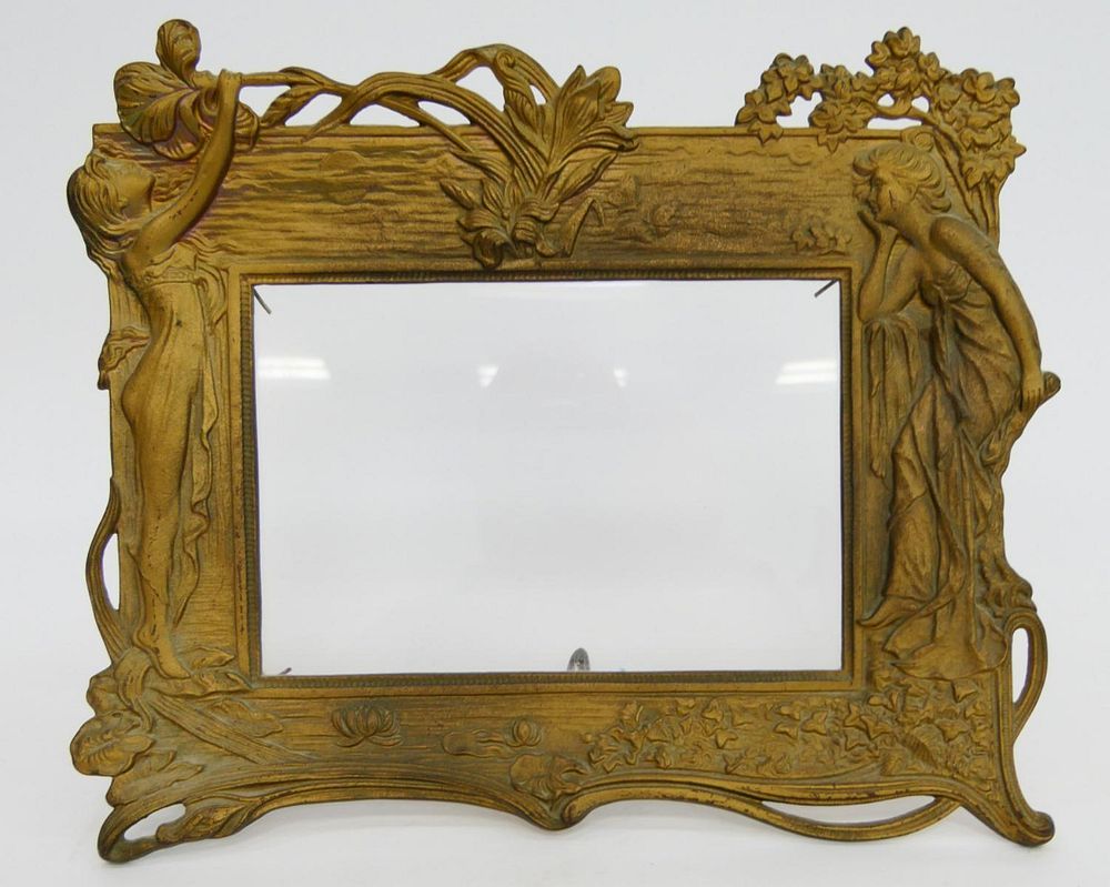 Appraisal: ANTIQUE BRASS ART NOUVEAU PICTURE FRAME ANTIQUE BRASS ART NOUVEAU