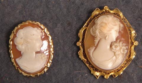 Appraisal: oval K YG carved shell cameo pins Estimate -