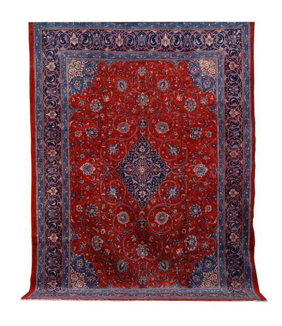 Appraisal: ORIENTAL RUG SAROUK MAHAL ' x ' Central dramatic medallion