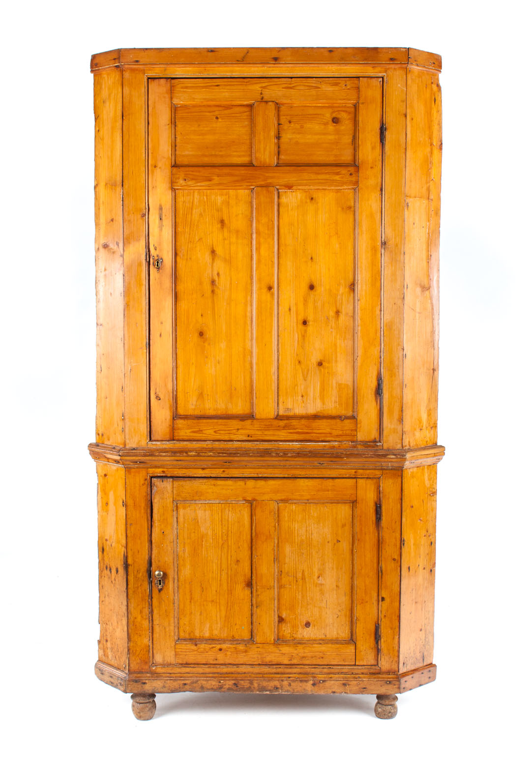 Appraisal: Victorian scrubbed pine corner cupboard th century flat top compartment