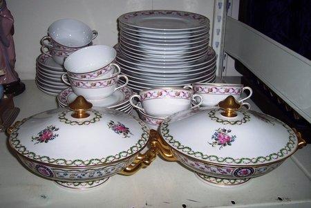 Appraisal: A pair of Haviland Limoges twin-handled tureens and covers and