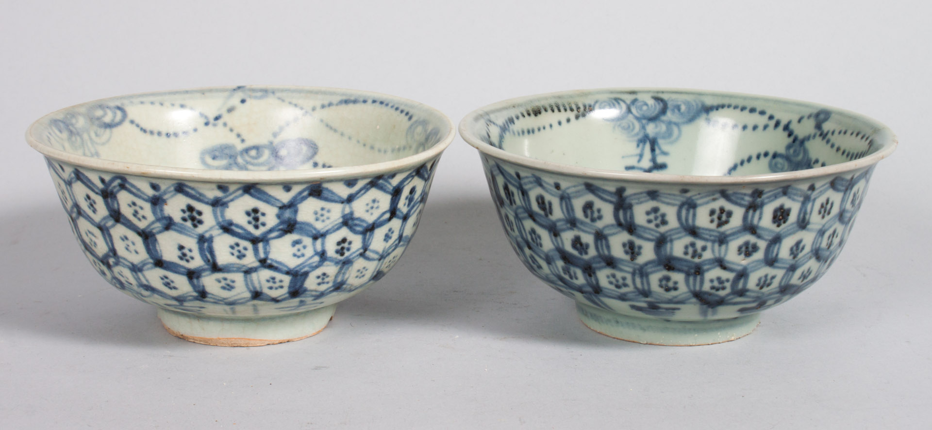 Appraisal: Two Chinese Ming blue and white porcelain bowls circa -