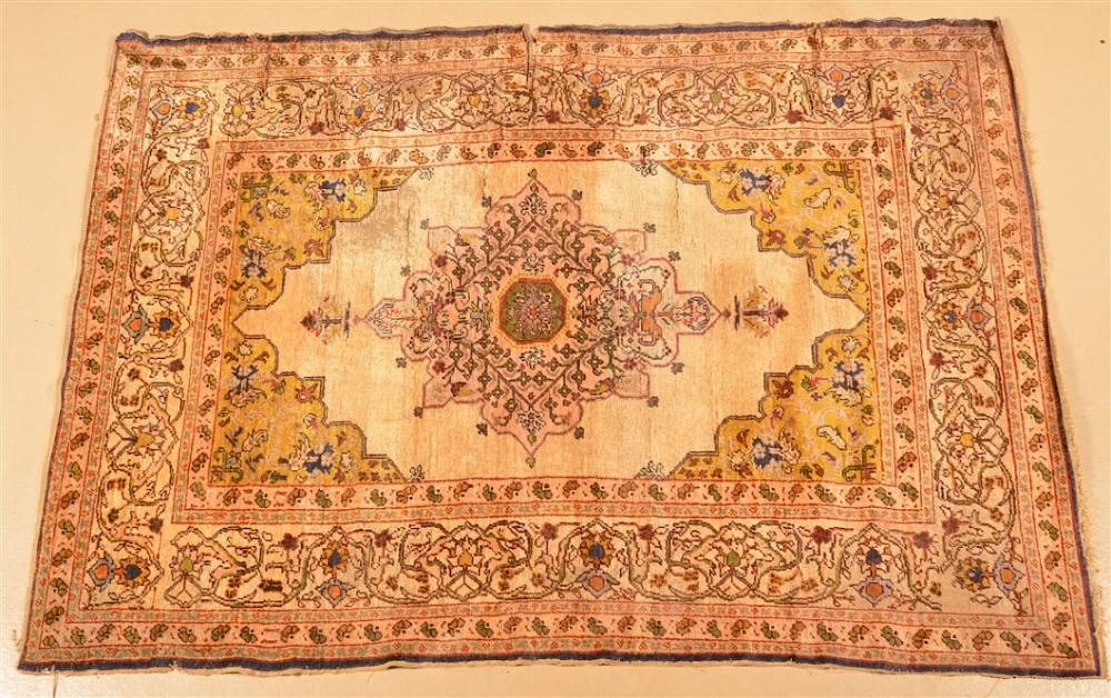 Appraisal: Center Medallion Oriental Area Rug Center Medallion Oriental Area Rug