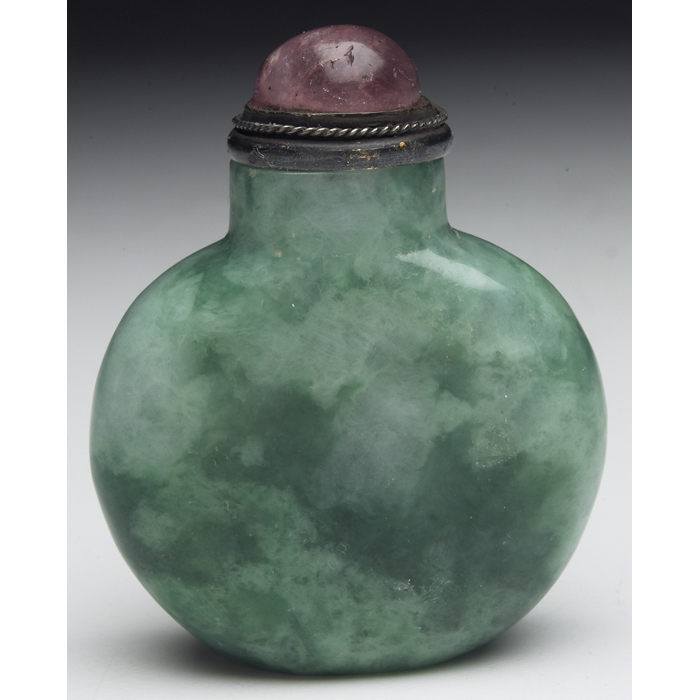 Appraisal: th century snuff bottle rounded shape in green and white