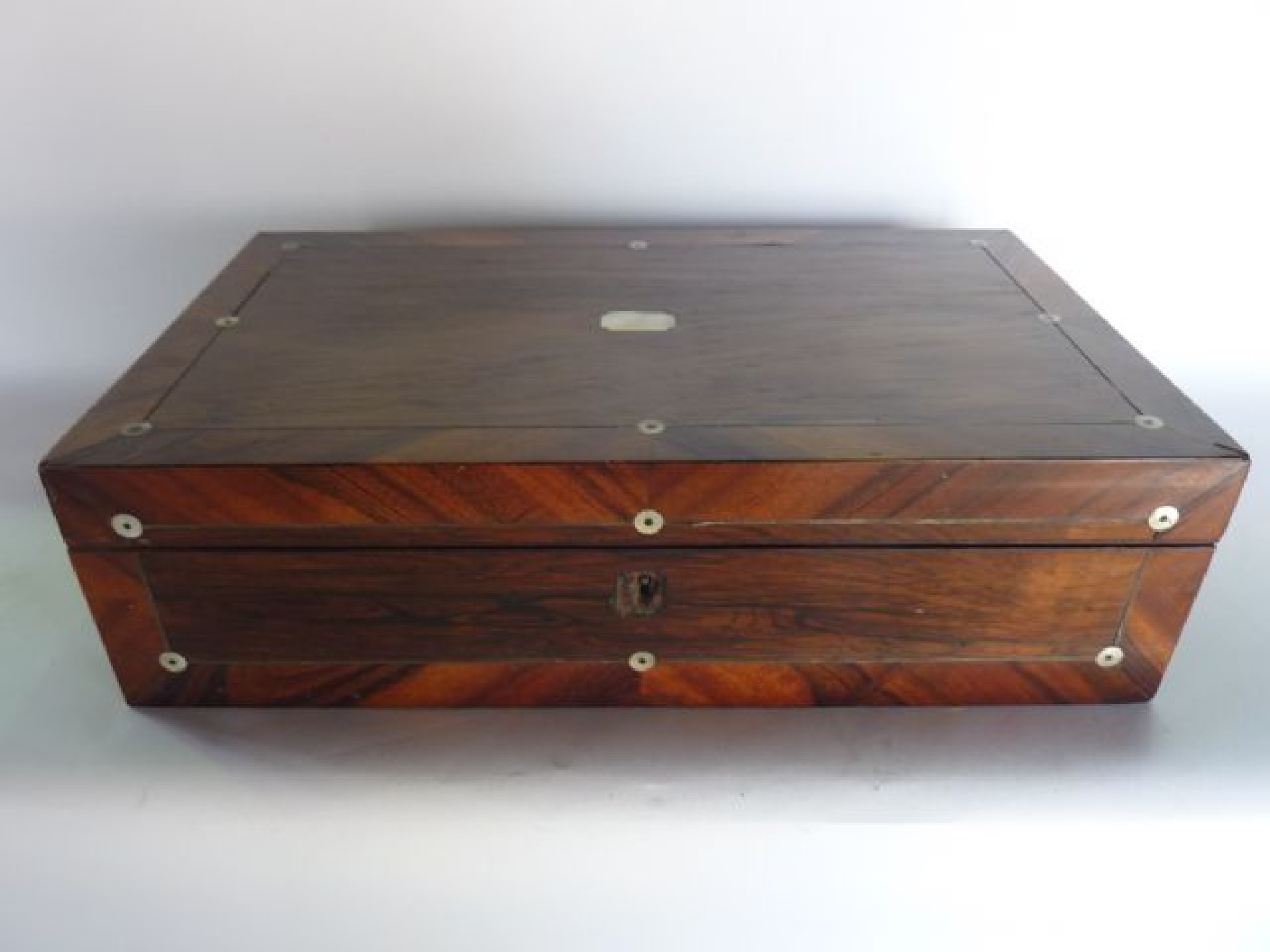 Appraisal: A good quality Victorian rosewood veneered writing box of rectangular