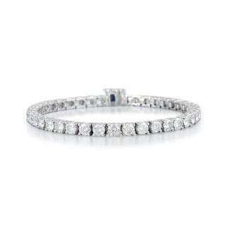 Appraisal: An Diamond Tennis Bracelet Crafted out of platinum set with