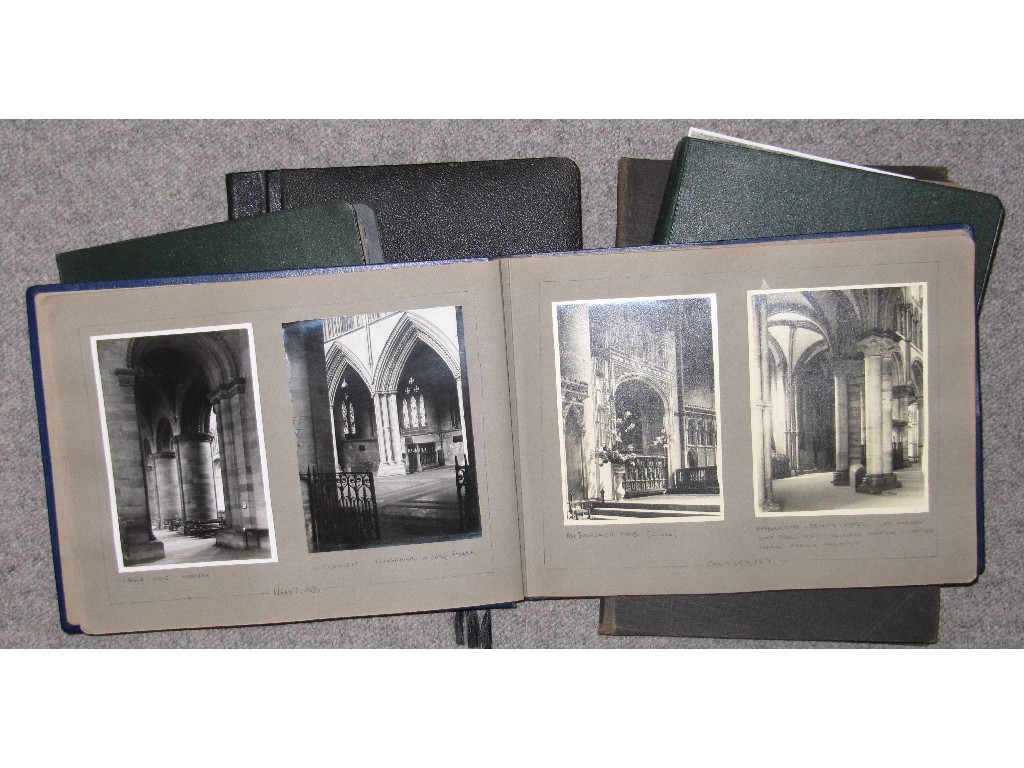 Appraisal: Box of photo albums