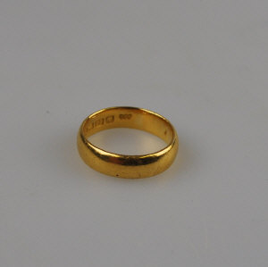 Appraisal: ct D-shaped wedding band approx g