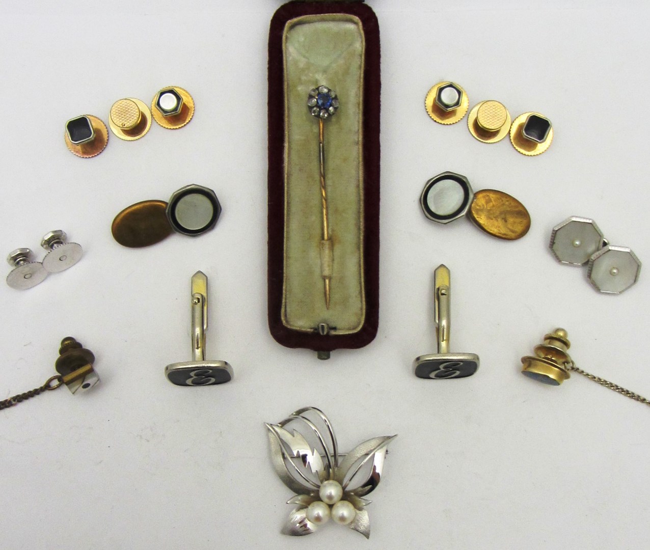 Appraisal: A quantity of dress studs and cufflinks including one ct