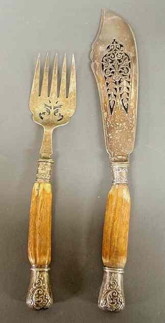 Appraisal: English fish slice and serving fork with bone handles and