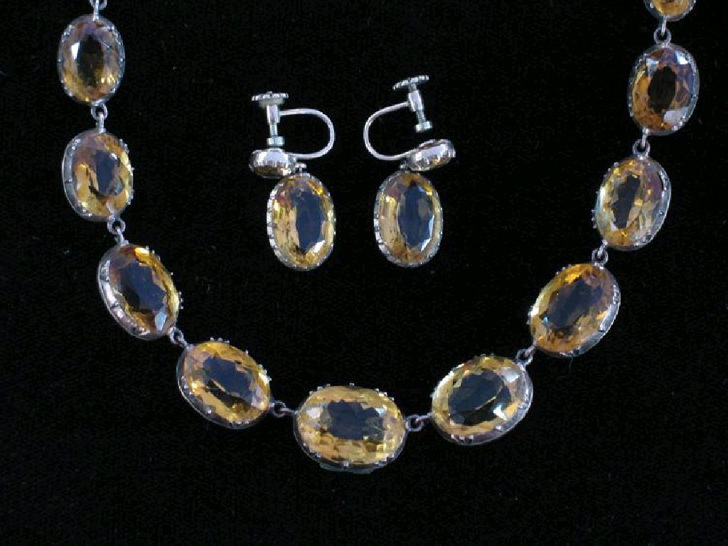 Appraisal: A TH CENTURY CITRINE NECKLACE each link collet-set in rose