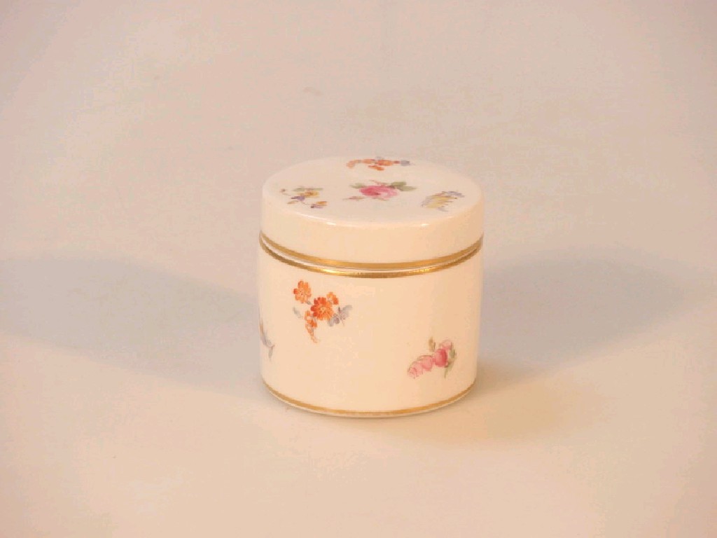 Appraisal: A Meissen porcelain rouge pot and cover cross swords mark