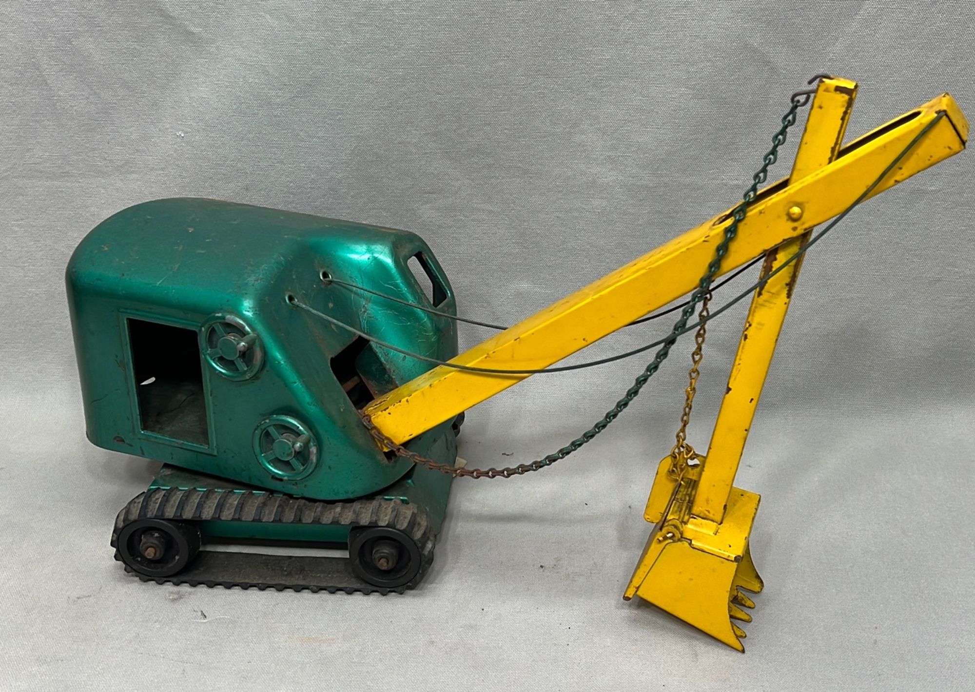 Appraisal: Structo pressed steel steam shovel excavator toymid th century appx