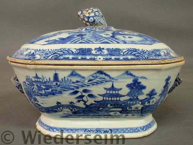 Appraisal: Rectangular blue and white Chinese porcelain covered tureen c the