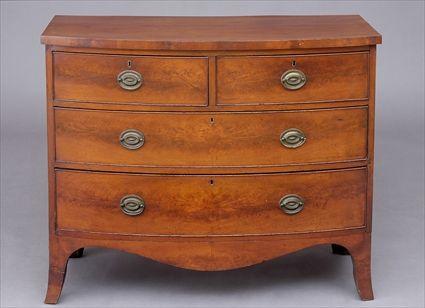 Appraisal: FEDERAL MAHOGANY BOW-FRONT CHEST OF DRAWERS The top above crossbanded