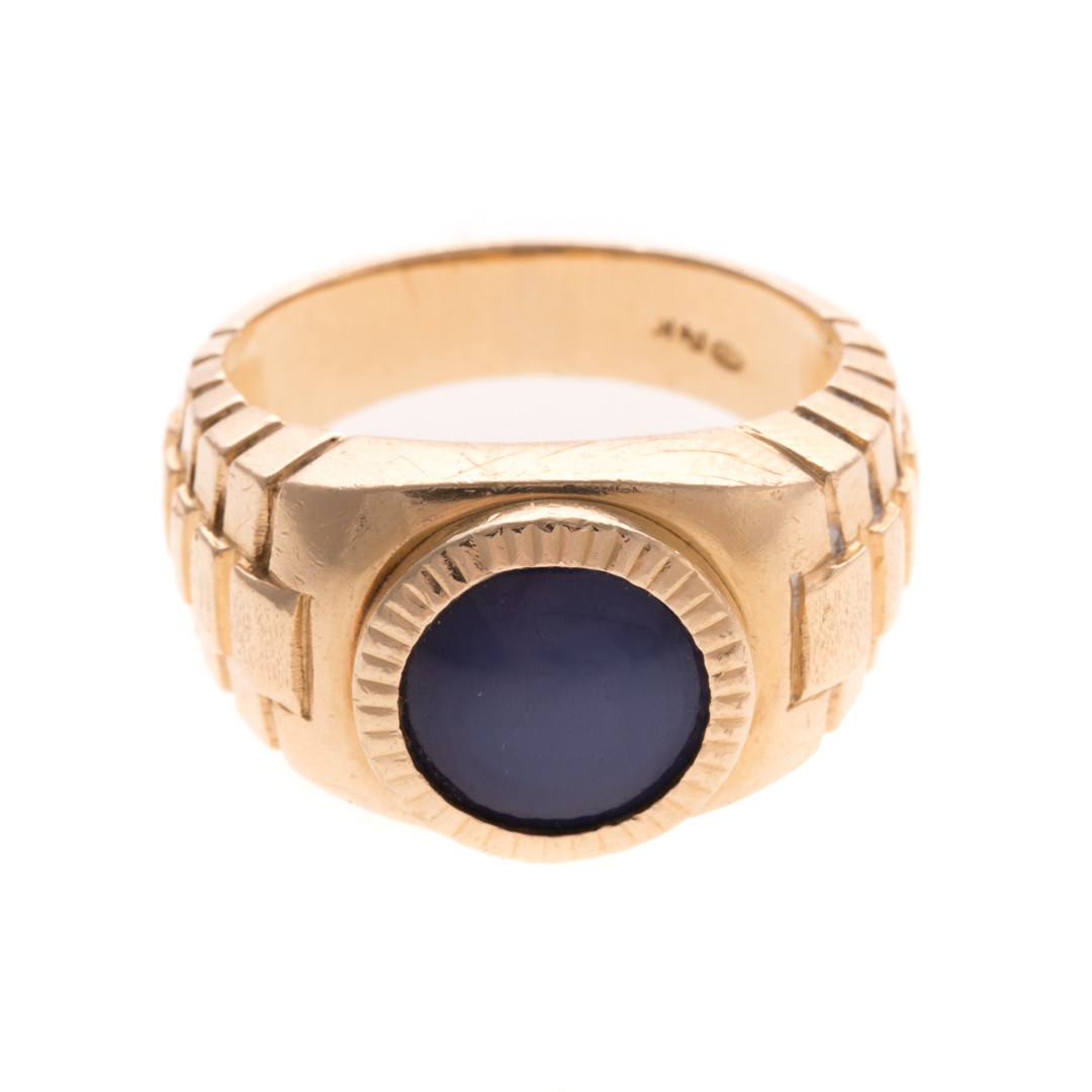 Appraisal: A Gentlemen's Star Sapphire Ring in K Gold K yellow