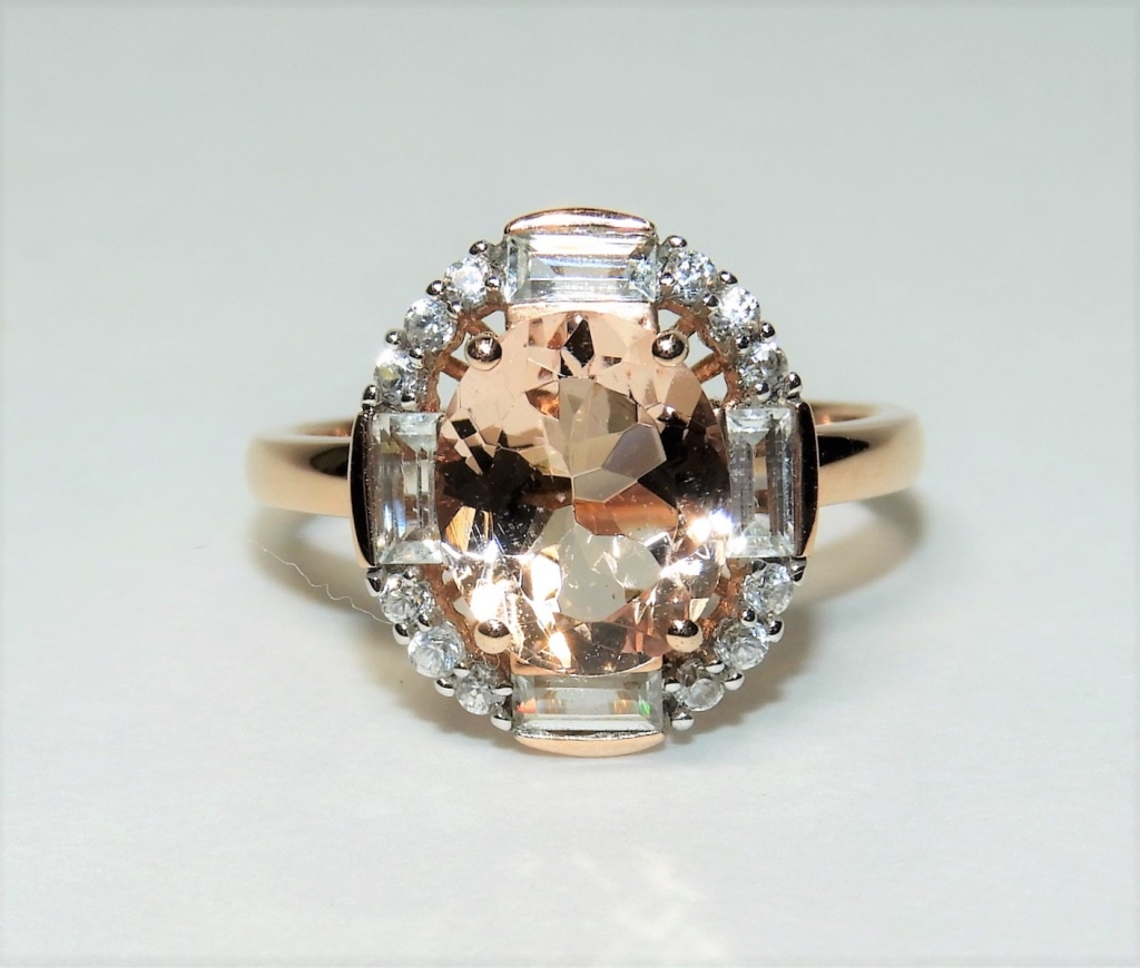 Appraisal: K ROSE GOLD LADY'S PINK STONE EVENING RING ContemporaryOval pink