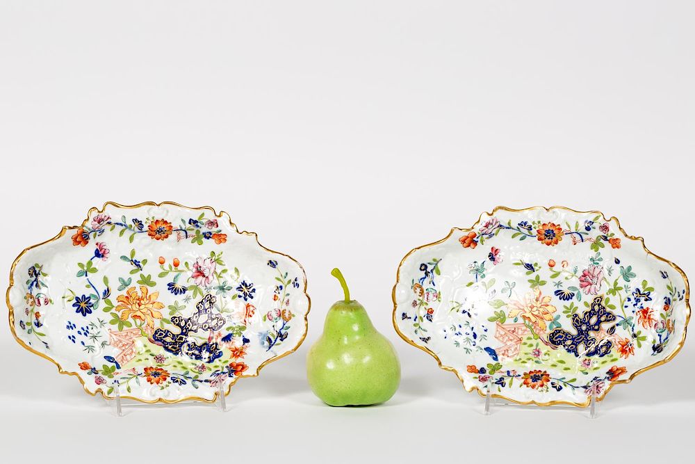 Appraisal: Pair th Century Chinoiserie Porcelain Dishes th century English or