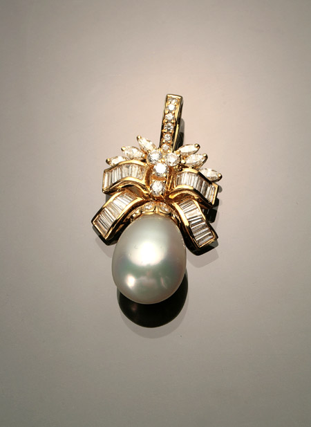 Appraisal: -Karat Yellow-Gold South Sea Pearl and Diamond Enhancer Set with