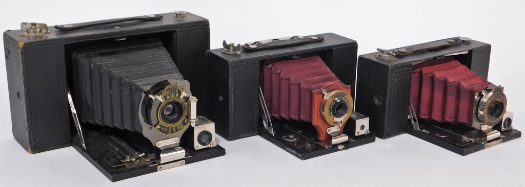 Appraisal: LOT OF KODAK FOLDING BROWNIE CAMERAS Lot of Kodak Folding