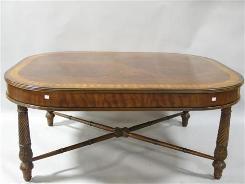 Appraisal: HENREDON BANDED MAHOGANY COFFEE TABLE The rectangular top with banded