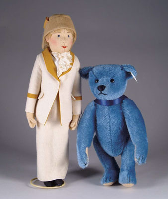 Appraisal: MODERN STEIFFS IN O B Includes blue teddy bear with