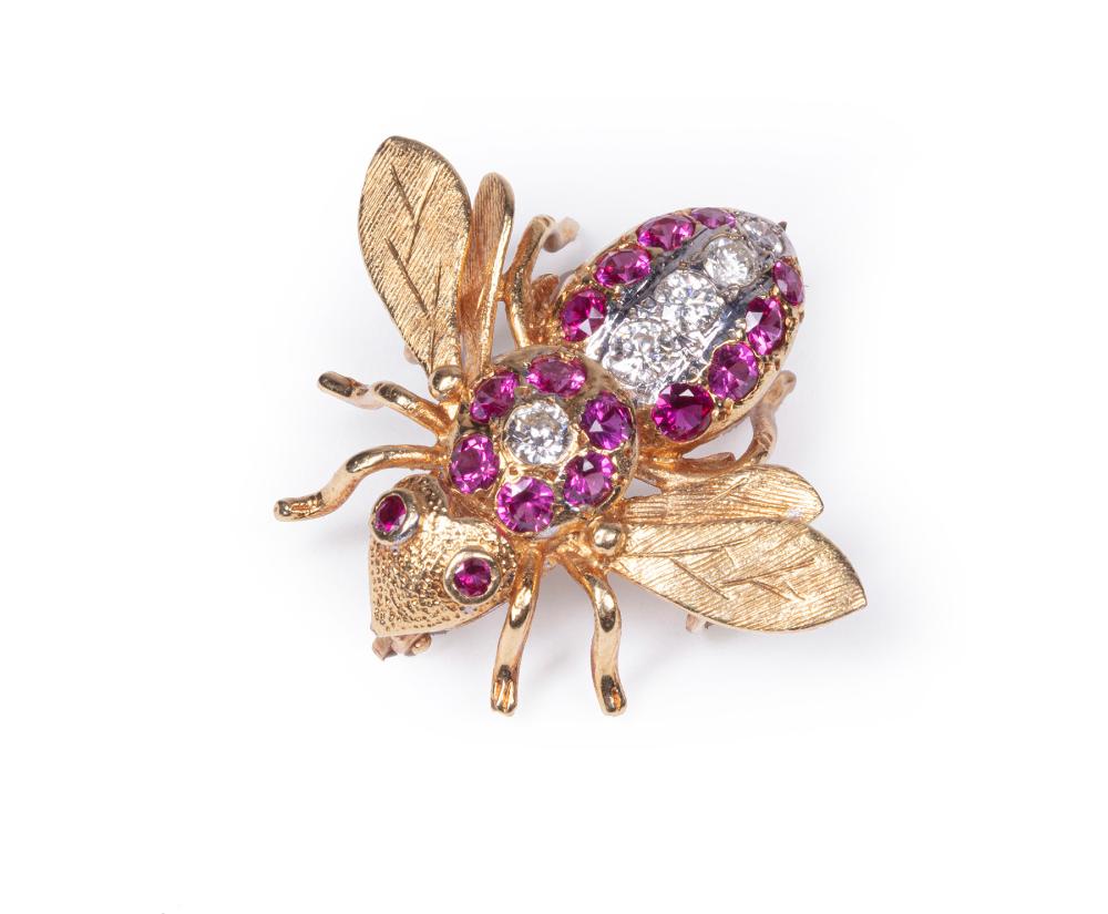 Appraisal: KT YELLOW GOLD PINK SAPPHIRE AND DIAMOND BEE PIN PENDANT