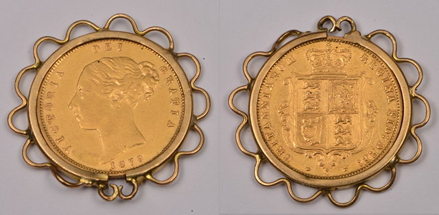 Appraisal: AN HALF SOVEREIGN with mount VF