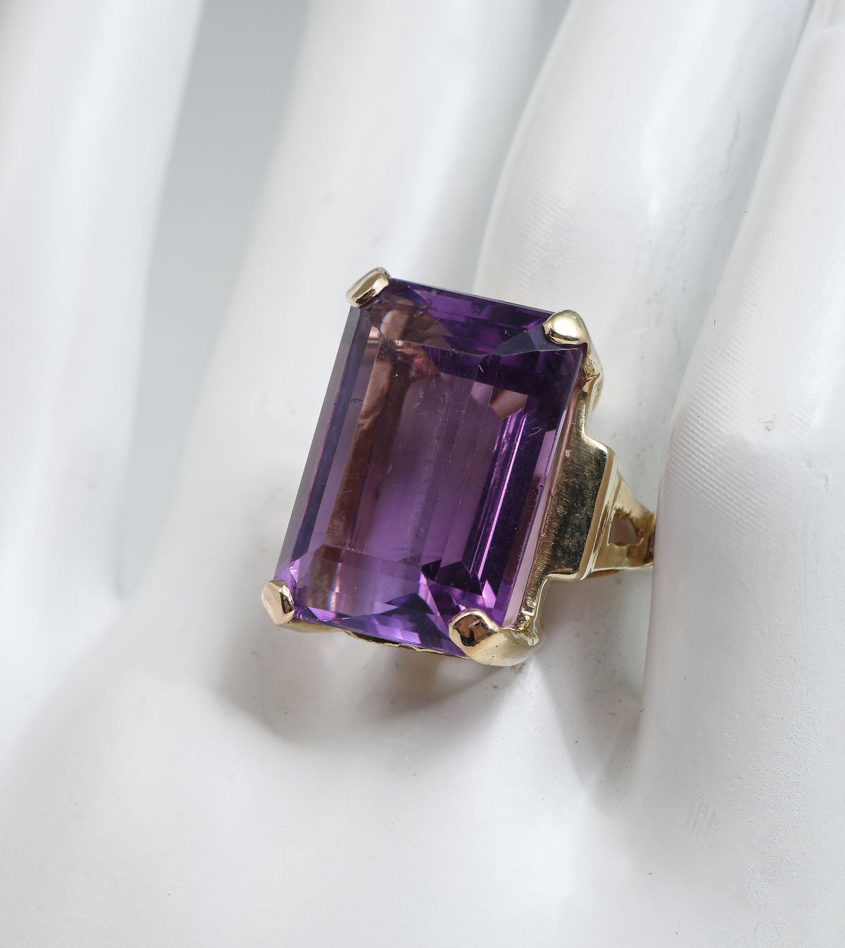 Appraisal: K EMERALD CUT AMETHYST RING Large emerald cut amethyst measures