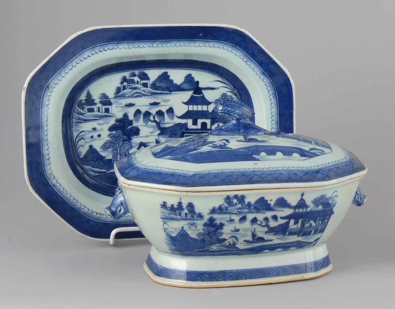 Appraisal: CHINESE EXPORT BLUE AND WHITE PORCELAIN COVERED TUREEN Together with