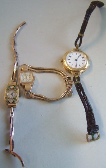 Appraisal: A gold circular cased wristwatch with a Swiss lever movement