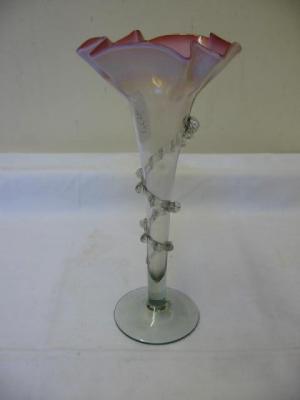 Appraisal: A VICTORIAN TRUMPET VASE with cranberry and vaseline frilled top