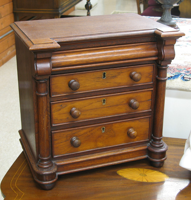 Appraisal: SALESMAN'S SAMPLE MINIATURE MAHOGANY CHEST OF DRAWERS late American Victorian