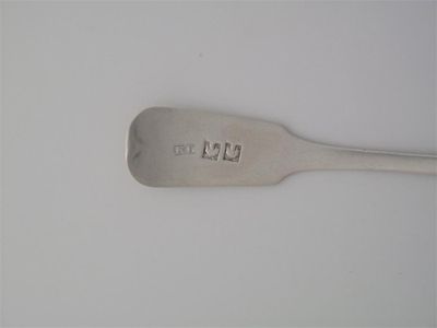 Appraisal: ROBERT ROBERTSON A fiddle teaspoon script initial R - oz