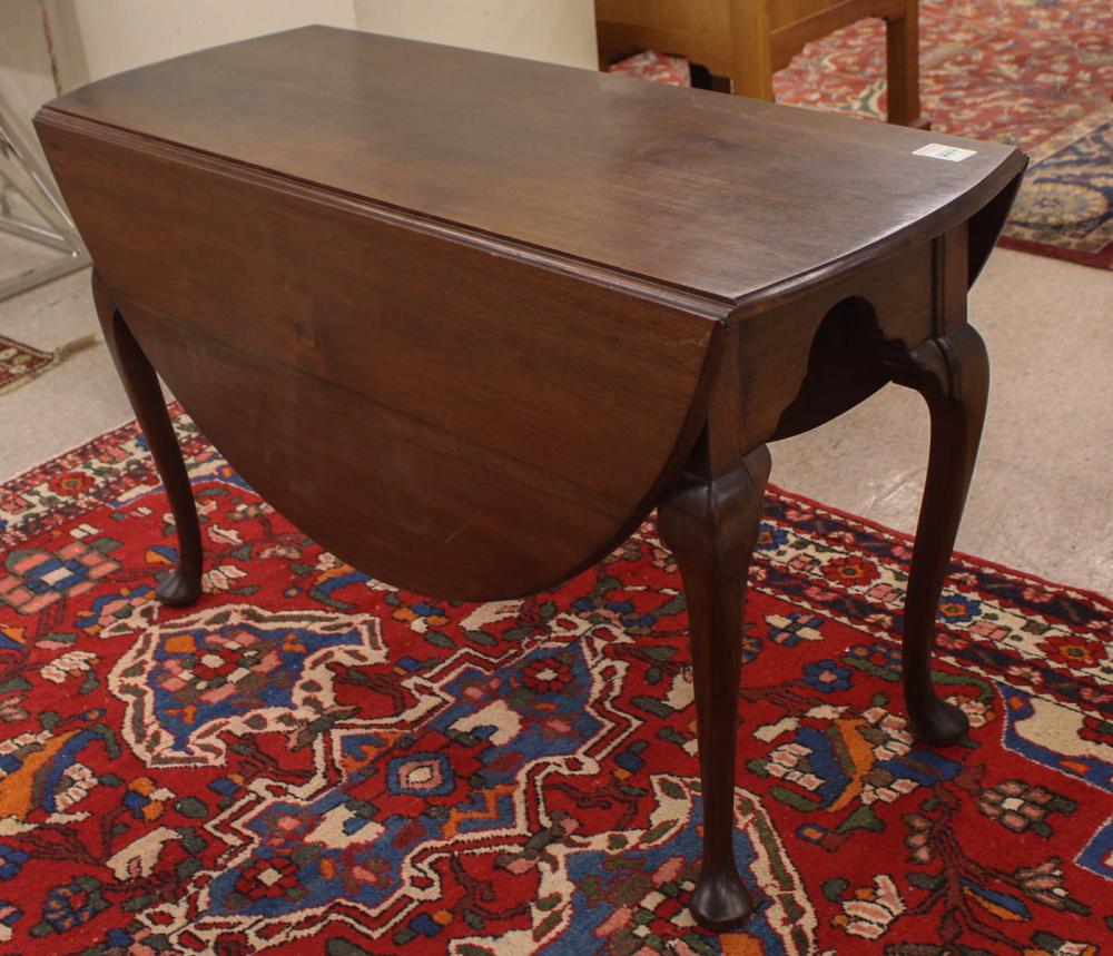 Appraisal: QUEEN ANNE WALNUT DROP-LEAF DINING TABLE late th early th