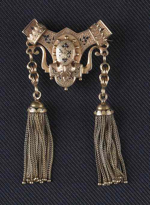 Appraisal: K yellow gold Victorian brooch with tassels ozt