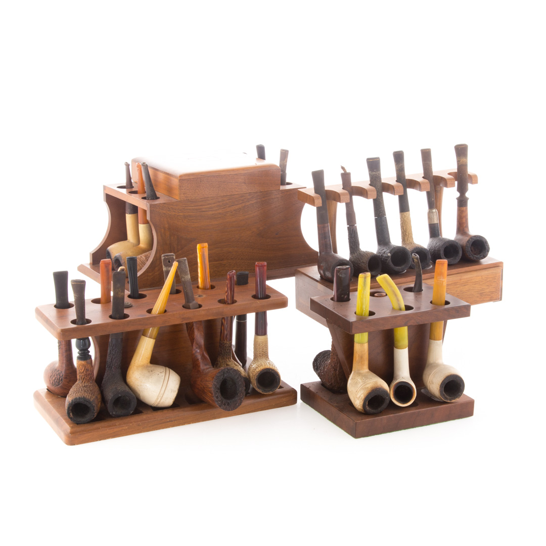 Appraisal: Four wood pipe racks with pipes four desk-top racks one